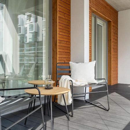 Iso Aurinkoinen Parveke Ja Hyvaet Yhteydet Apartment Helsinki Ngoại thất bức ảnh