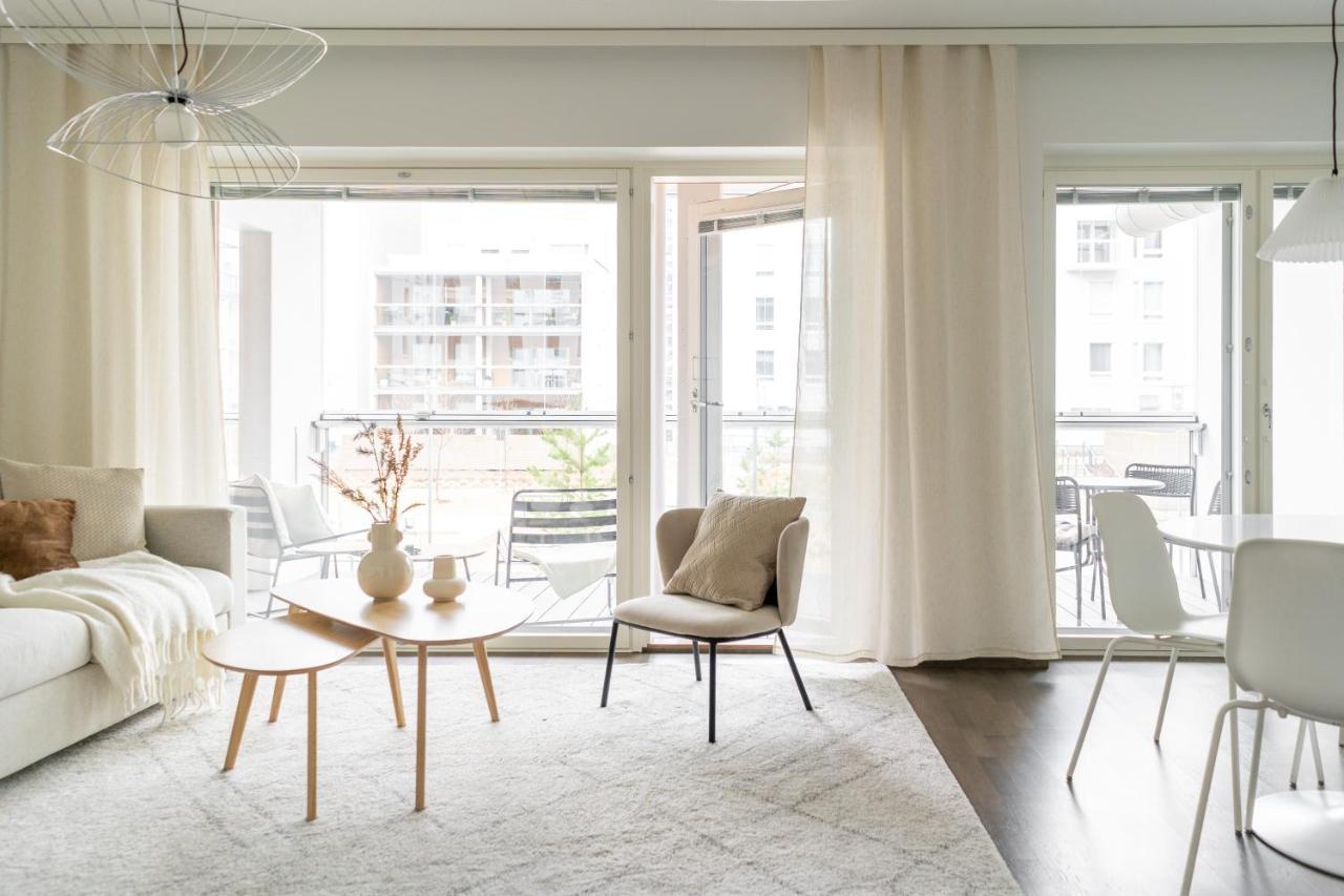 Iso Aurinkoinen Parveke Ja Hyvaet Yhteydet Apartment Helsinki Ngoại thất bức ảnh