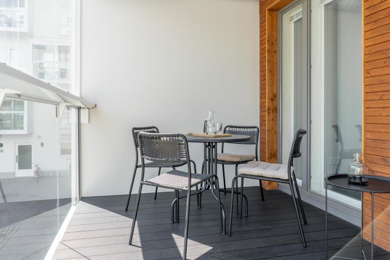Iso Aurinkoinen Parveke Ja Hyvaet Yhteydet Apartment Helsinki Ngoại thất bức ảnh