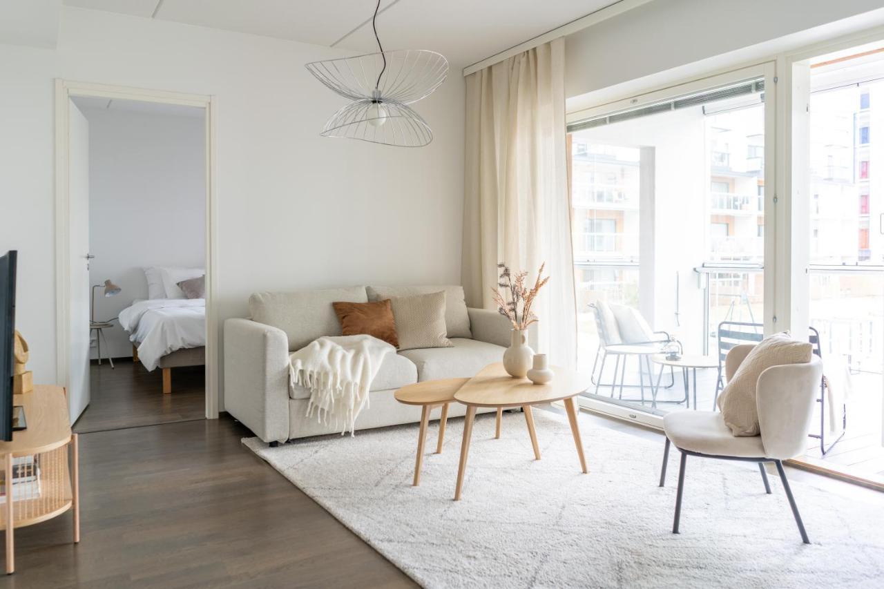 Iso Aurinkoinen Parveke Ja Hyvaet Yhteydet Apartment Helsinki Ngoại thất bức ảnh