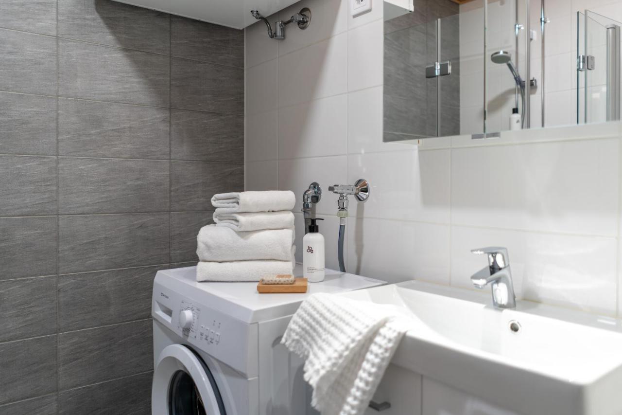 Iso Aurinkoinen Parveke Ja Hyvaet Yhteydet Apartment Helsinki Ngoại thất bức ảnh